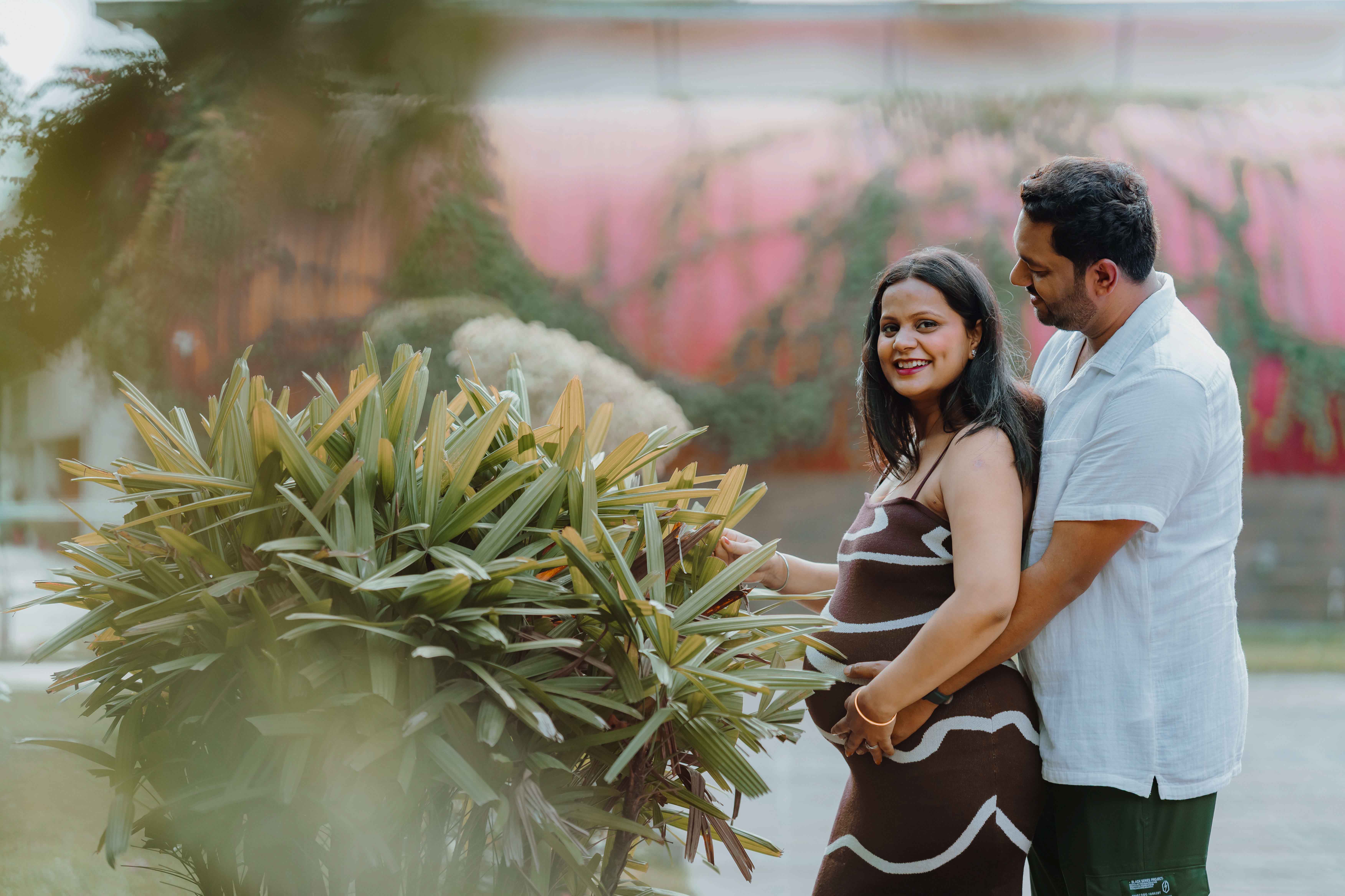 Affordable couple maternity shoot Bangalore